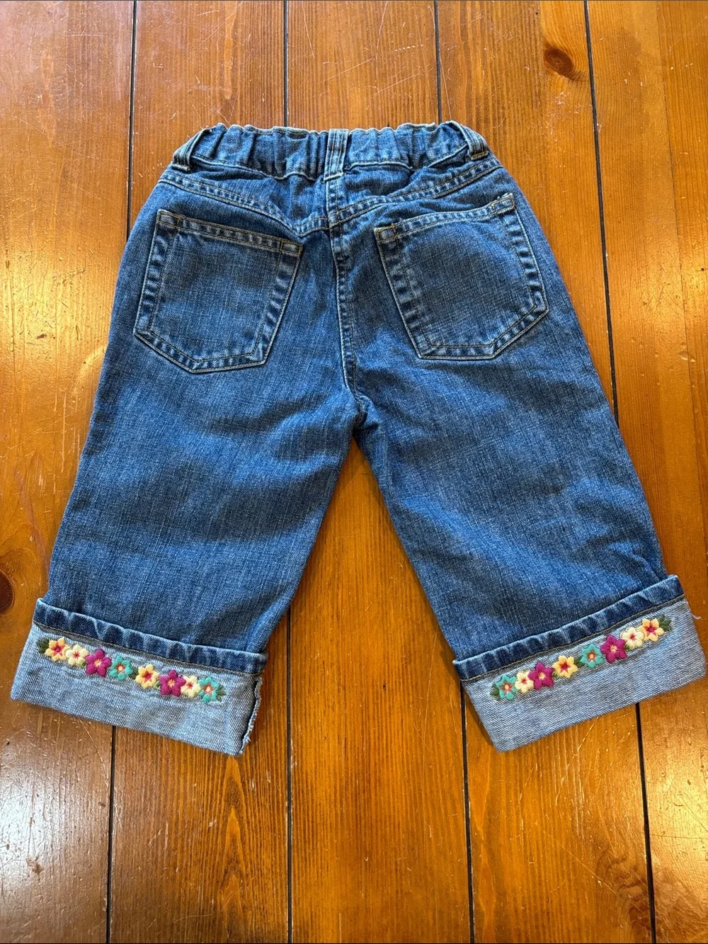 Gymboree Blue Denim Capri Jeans with Floral Cuff Embroidery Girls Size 4 GUC